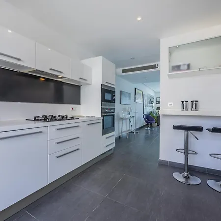 New Duplex Penthouse W Breathtaking Views By Sf Homes דירה *