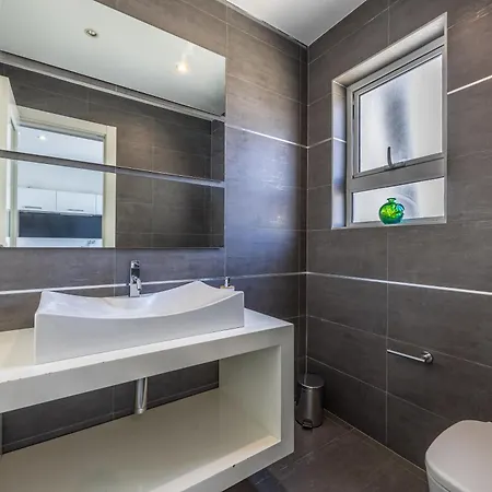 New Duplex Penthouse W Breathtaking Views By Sf Homes דירה